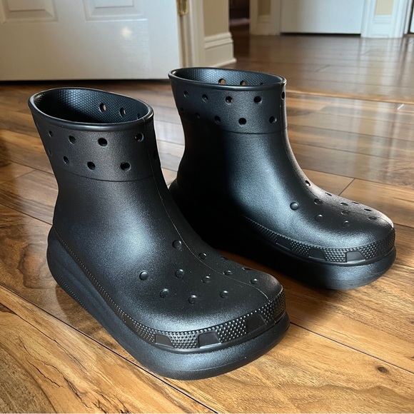CROCS Black Winter & Rain Boots - Picture 1 of 4